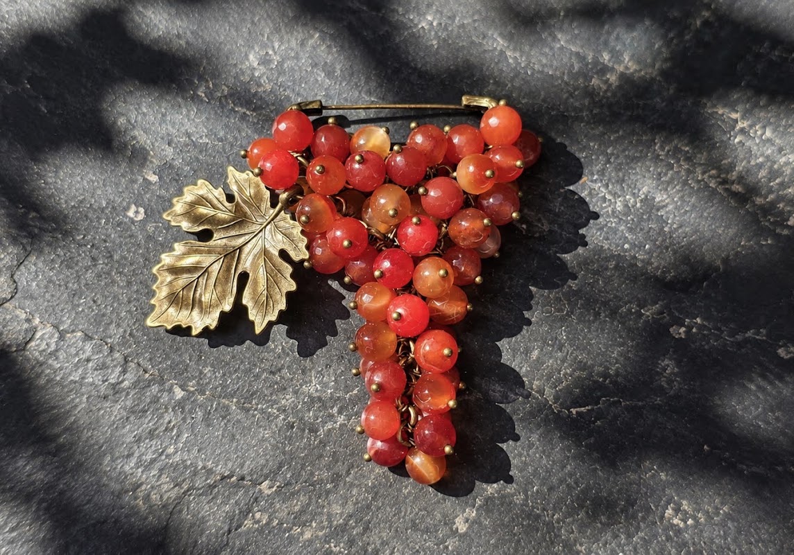 Grape Brooch "Rkatsiteli" - Unique Handmade Brooch Crafted from Natural Stones | Emocia Wines