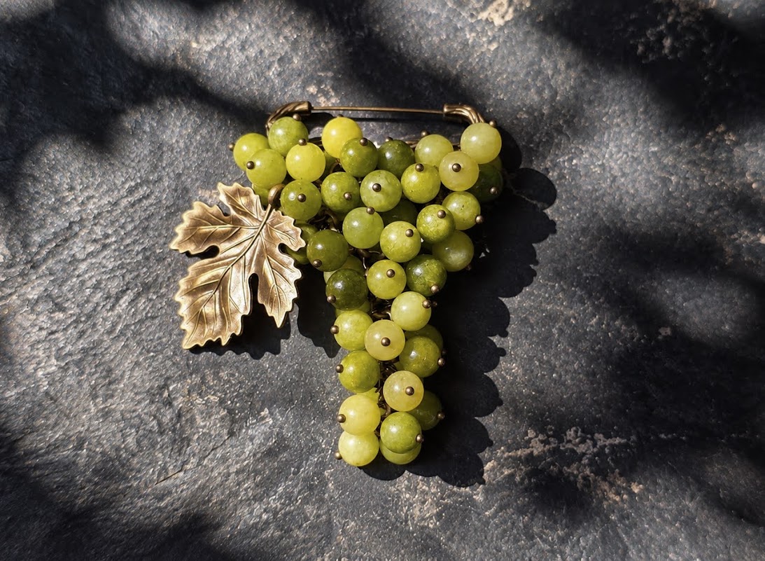 Grape Brooch "Mtsvane" - Unique Handmade Brooch Crafted from Natural Stones | Emocia Wines