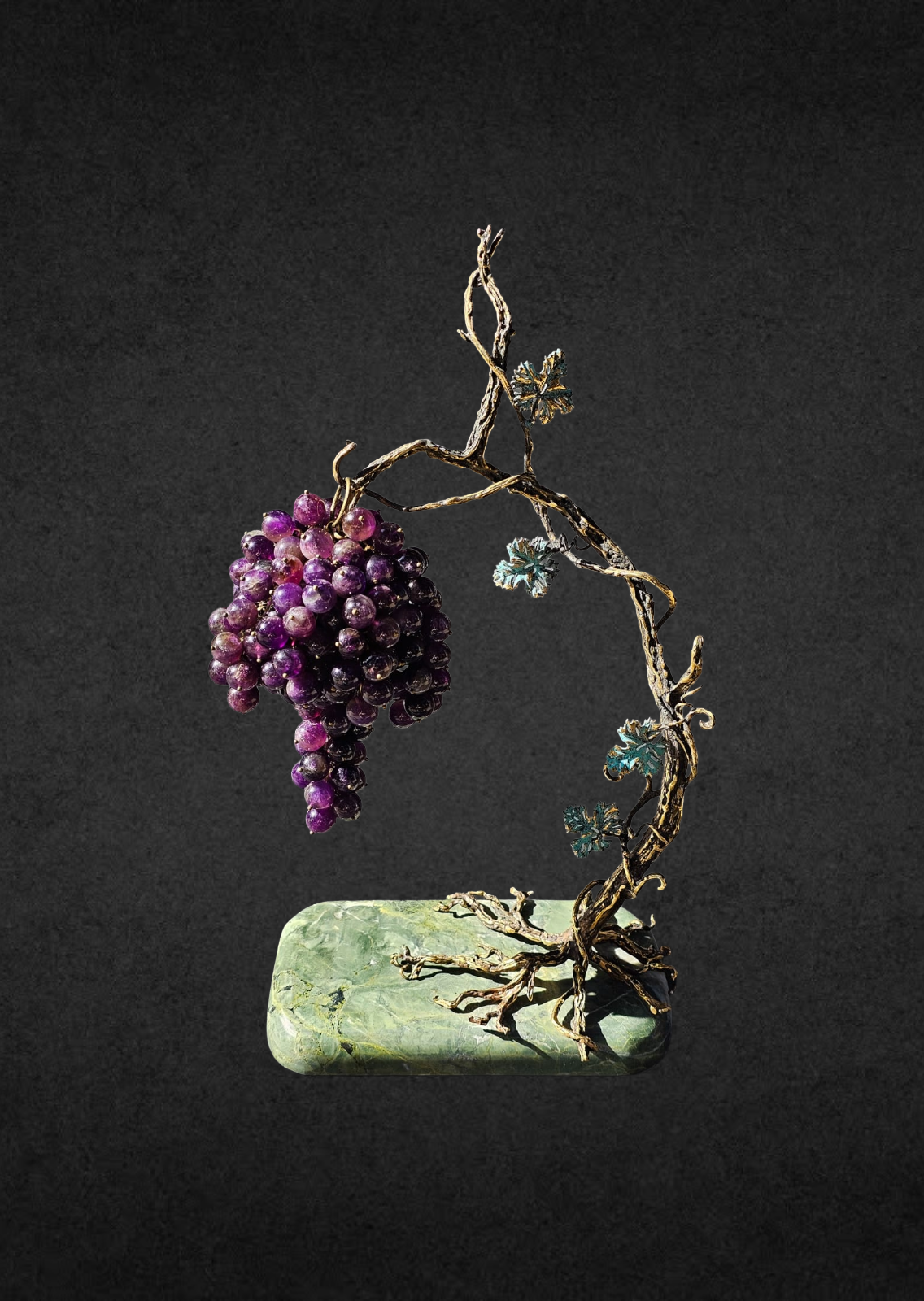 ბრინჯაოს სუვენირი "ვაზი და ყურძნის მტევანი"